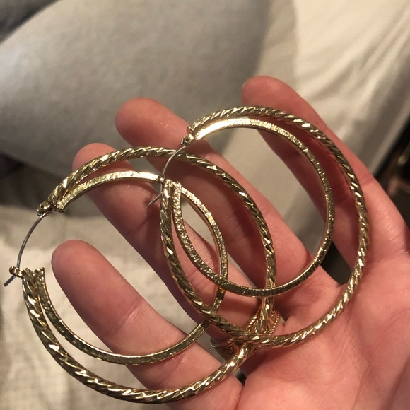 Large unique gold hoops with textured pattern! - Picture 2 of 2